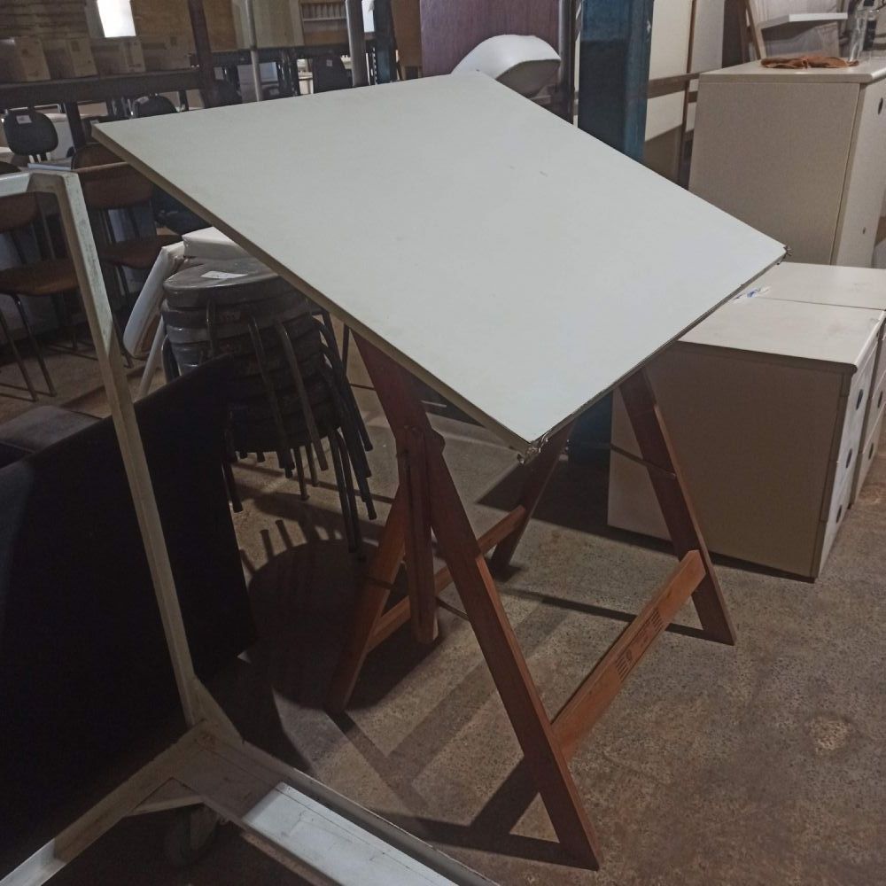 Mesa de desenho prancheta regulável